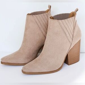 Taupe Bootie With Stripes